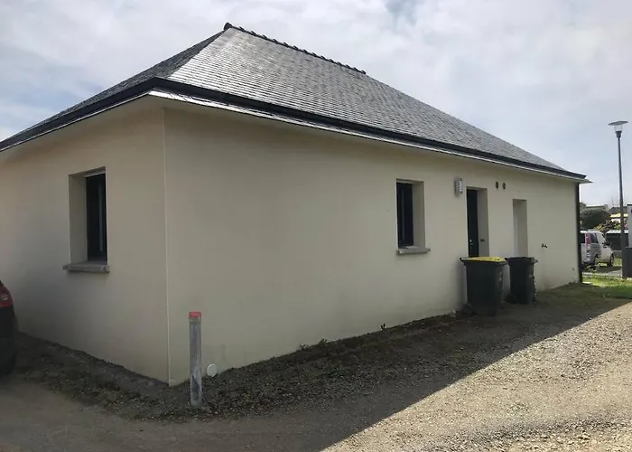 Maison Neuve A St-Thegonnec